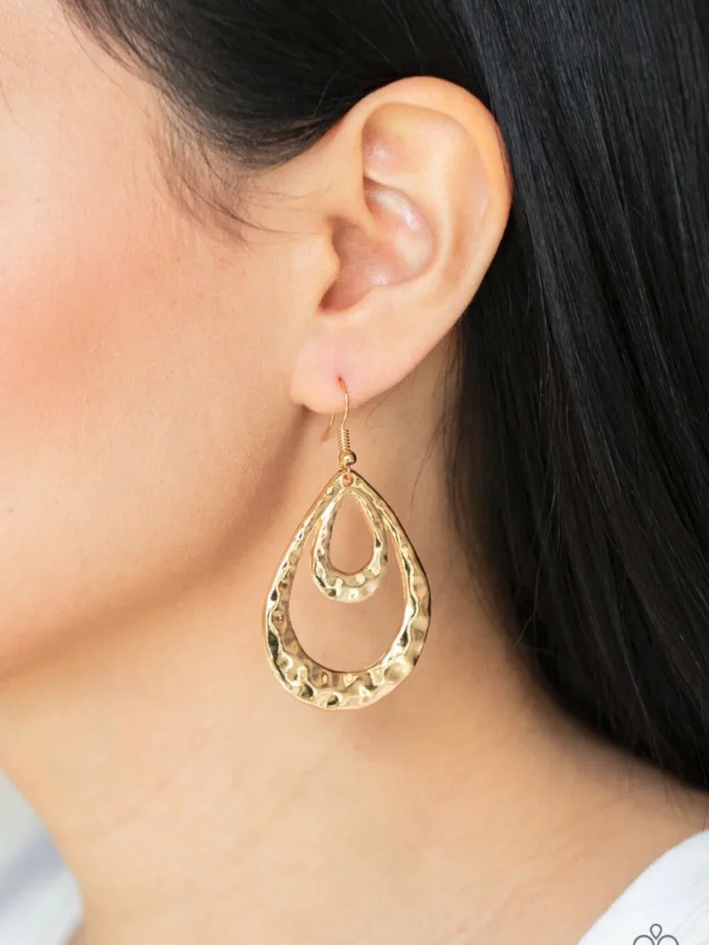 Paparazzi Jewelry Accessories - Museum Muse - Gold Earrings - Vintage